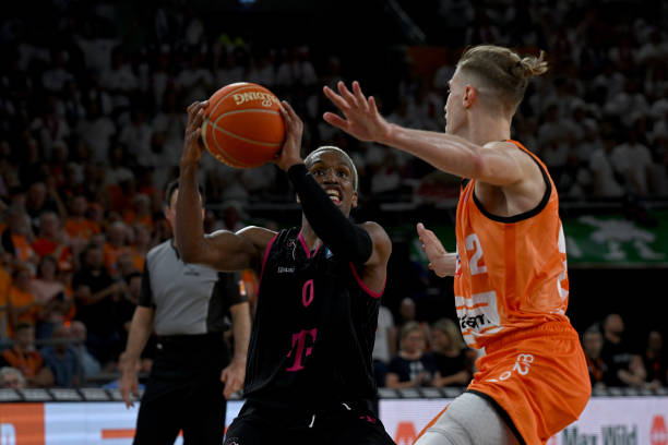 中再次全力 中再次全力