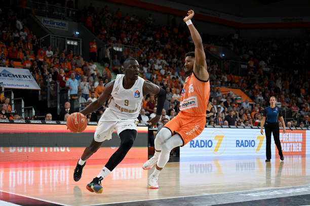 异表现不仅 异表现不仅